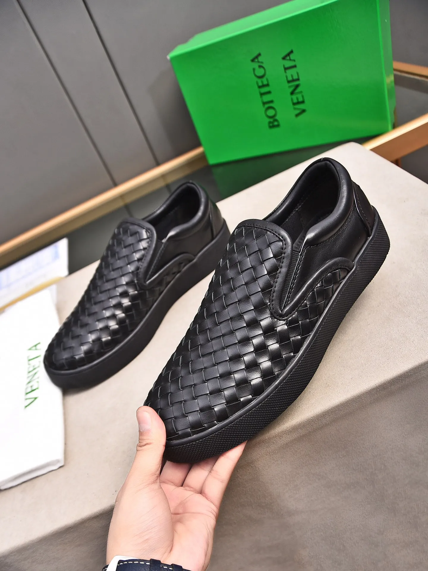 Men's shoes 💰480 [Sleeves series] BOTTEG* VENET* - high-end boutique Size: 38-44 (45 customized) BV new product, first-layer cowhide artificially woven classic style harmoniously blends with contemporary fashion temperament, rubber soles are light and flexible, water-dyed sheepskin pads! [Taobao, Tmall, and live streaming are the first choices]